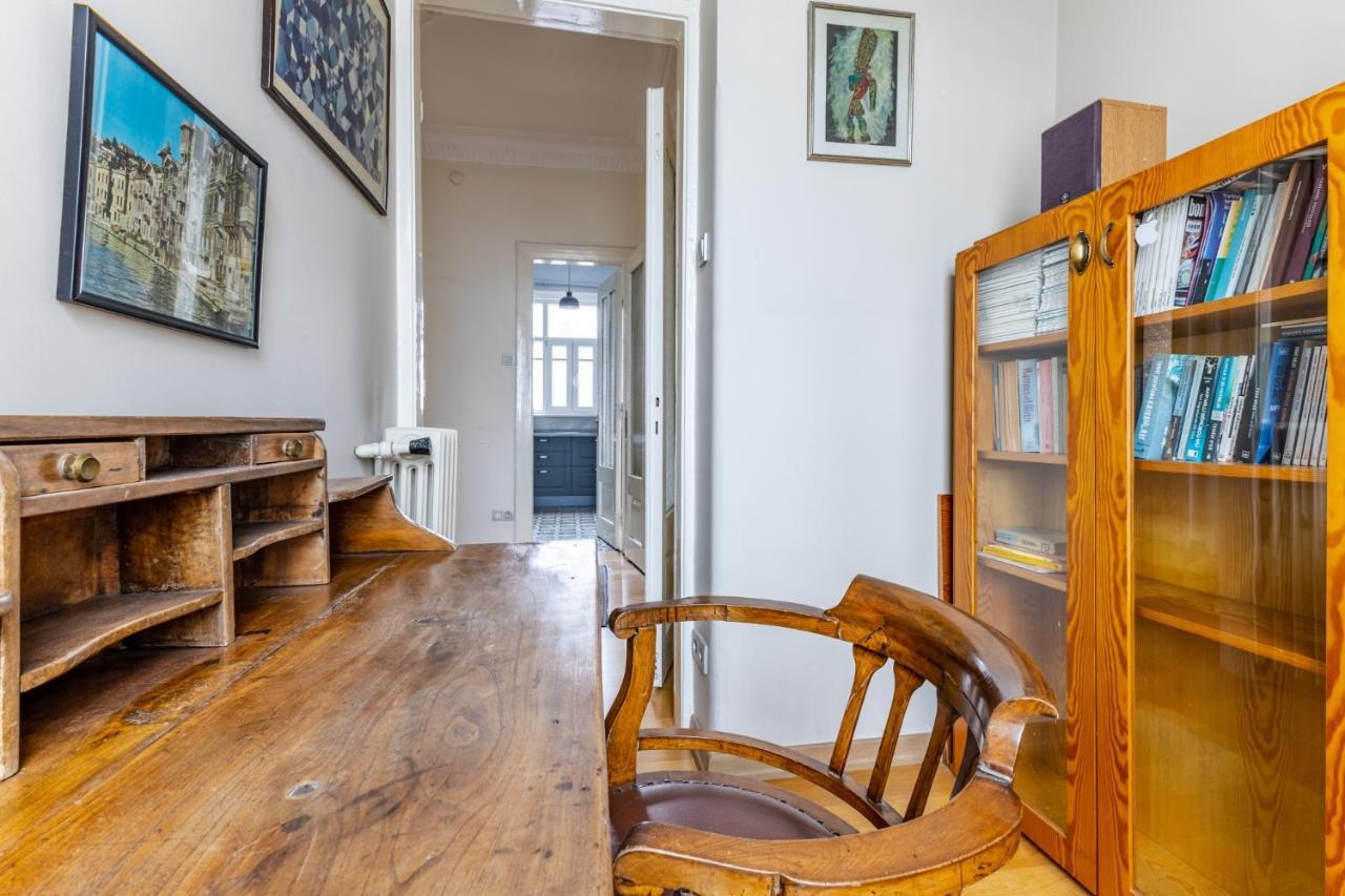 Flat With Balcony And Bosphorus View In Beyoglu Lejlighed Istanbul Eksteriør billede