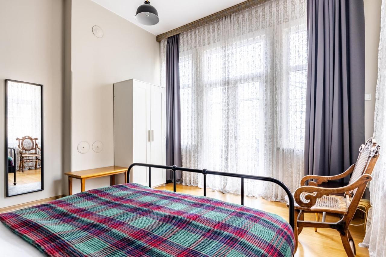 Flat With Balcony And Bosphorus View In Beyoglu Lejlighed Istanbul Eksteriør billede